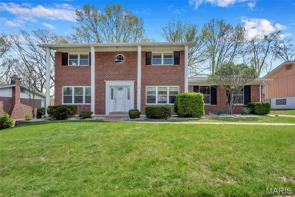 $2,750 | 4562 Tauneybrook Drive, St. Louis, MO 63128