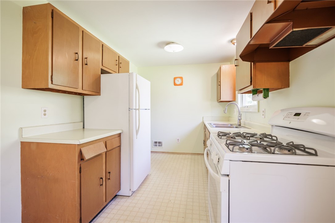 238 Cross Gates Road Greece, NY 14606 - Photo 6 of 19 Gallery Image 6