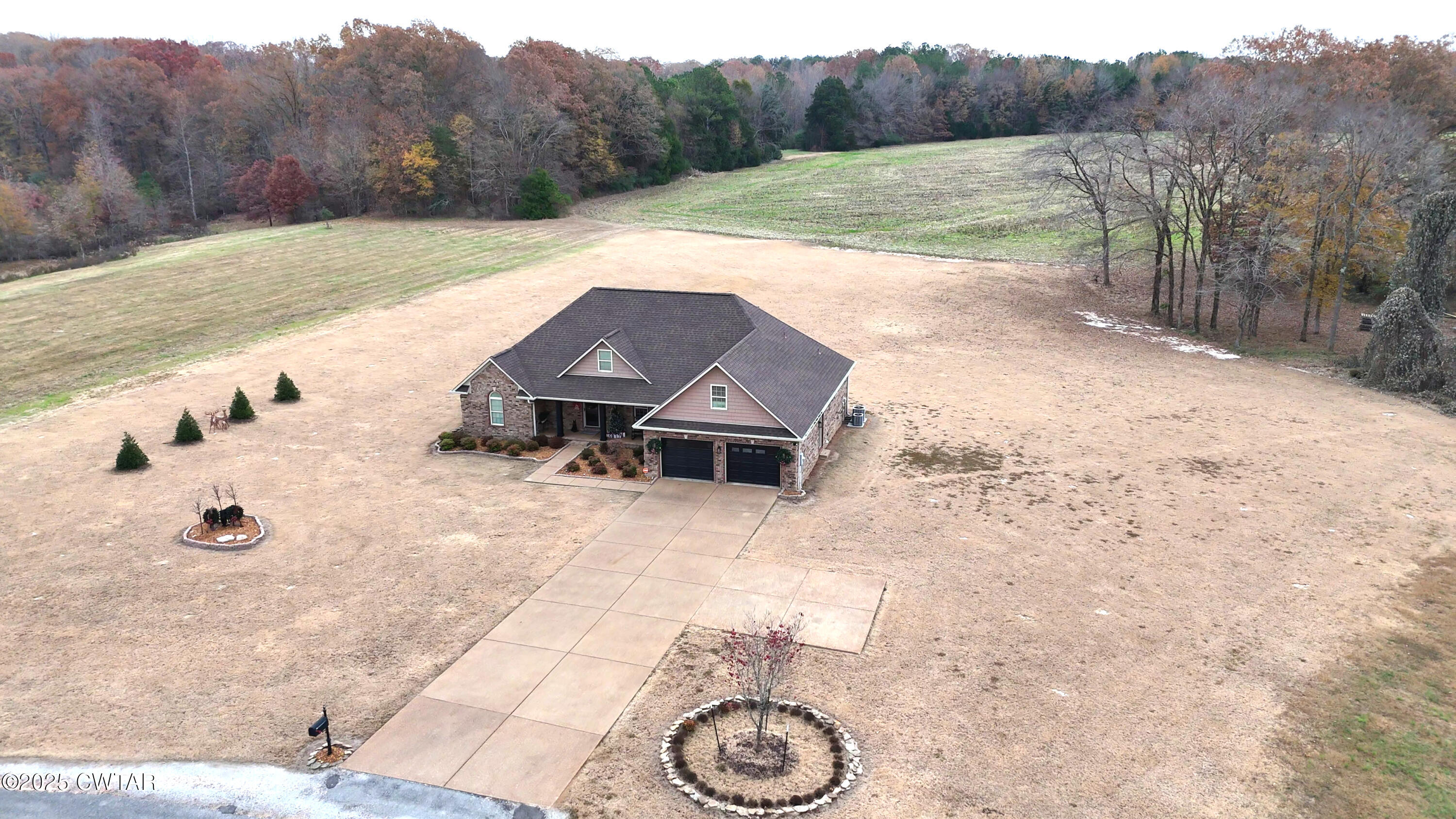 255 Ridgewood Drive Henderson, TN 38340 - Photo 25 of 25 a view of a backyard
