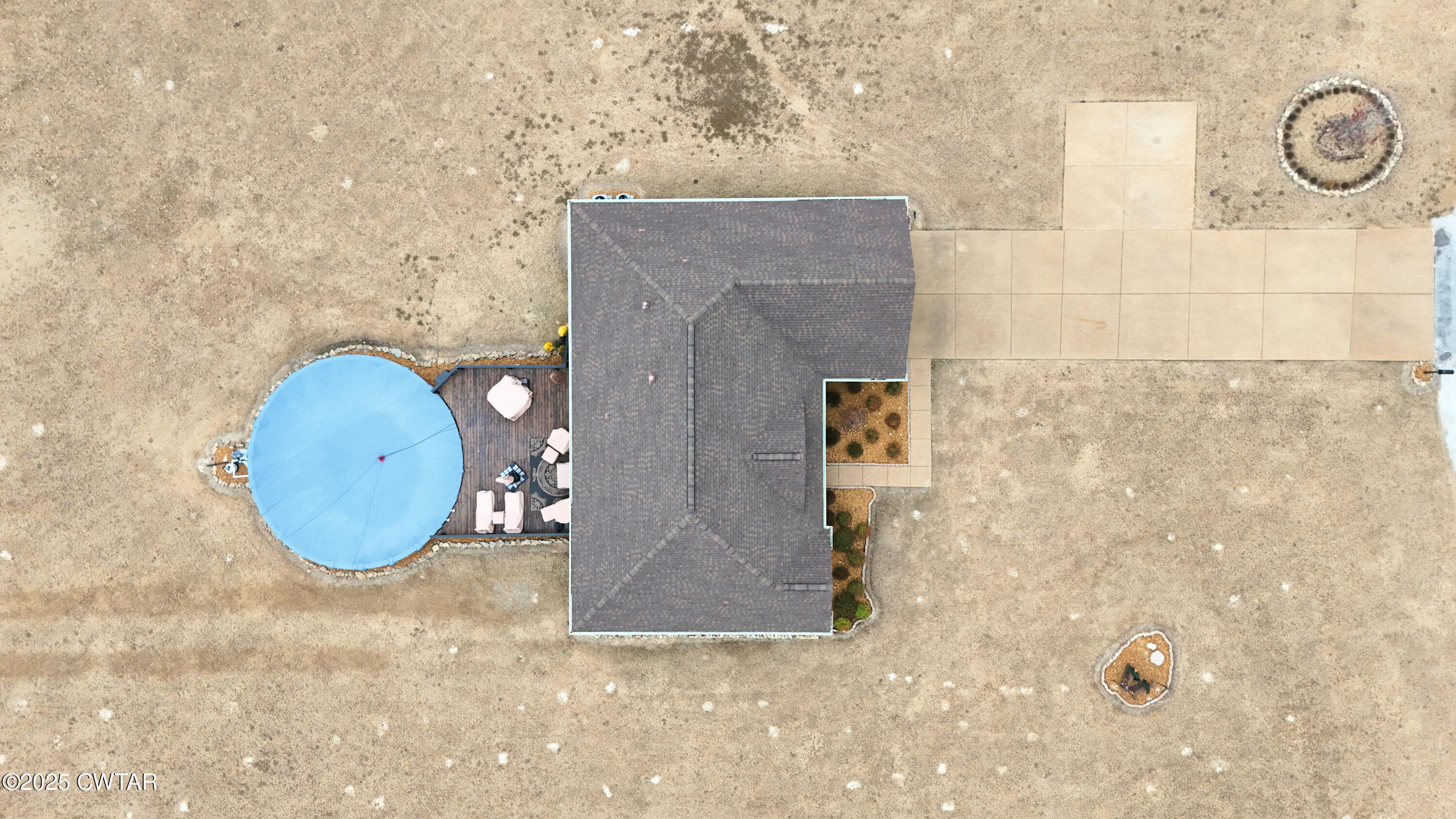 255 Ridgewood Drive Henderson, TN 38340 - Photo 3 of 25 a bathroom with a sink