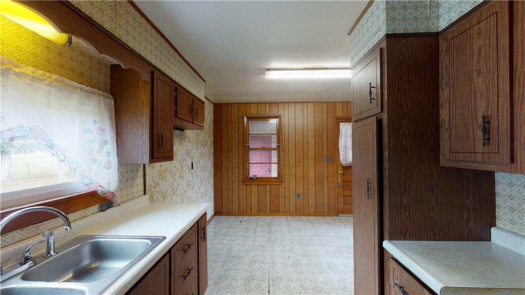 951 White Road Acme, PA 15610 - Photo 5 of 25 Gallery Image 5