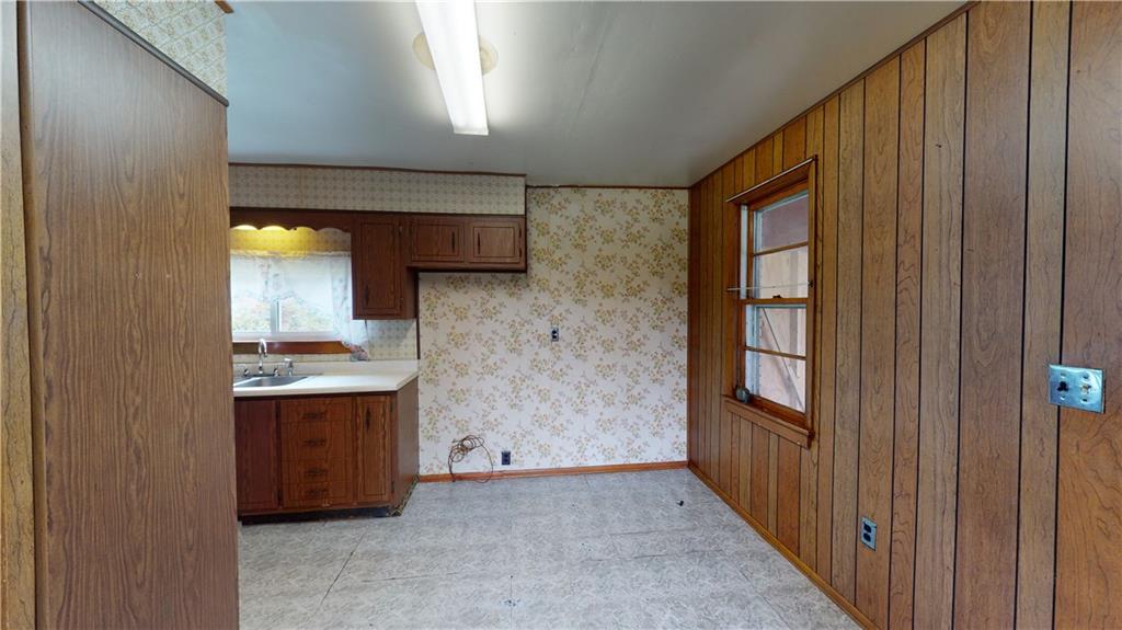 951 White Road Acme, PA 15610 - Photo 6 of 25 Gallery Image 6
