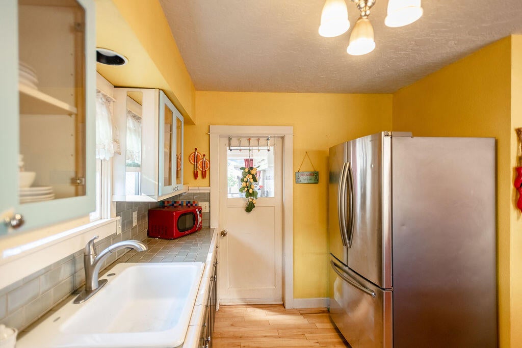 137 Southwest 10th Street Redmond, OR 97756 - Photo 12 of 42 DSC_4193