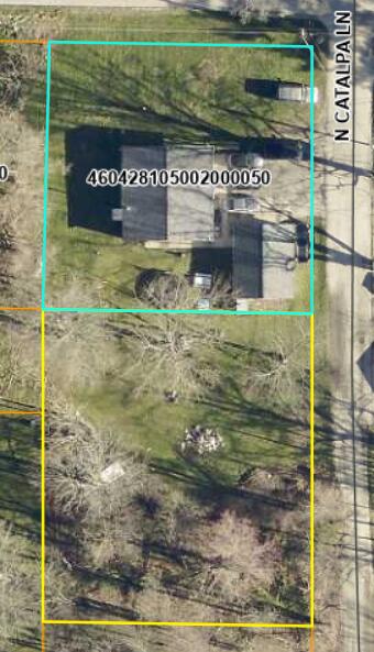 8172 East Emery Road New Carlisle, IN 46552 - Photo 13 of 14 a bathroom with a shower