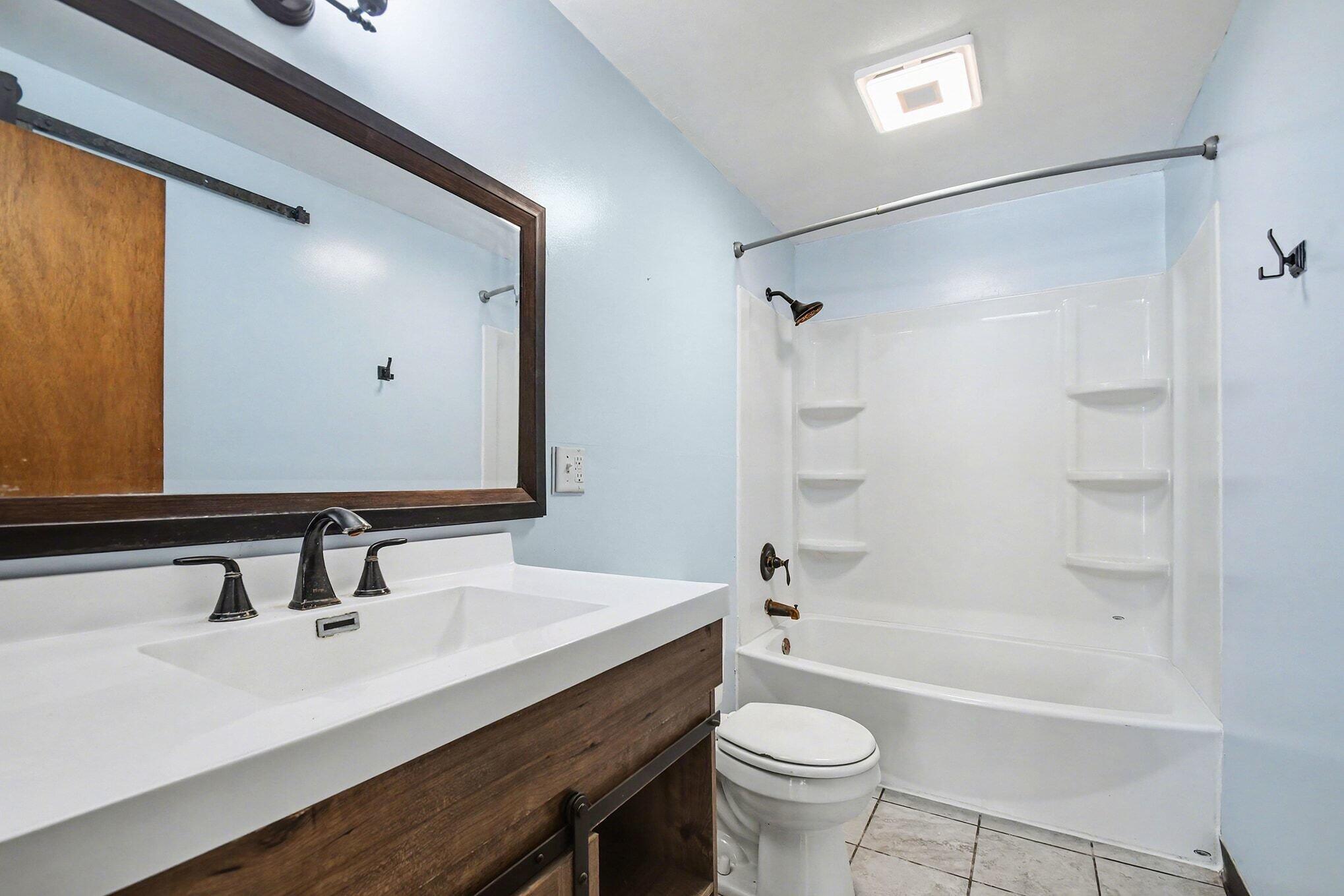 8172 East Emery Road New Carlisle, IN 46552 - Photo 6 of 14 2038x1359