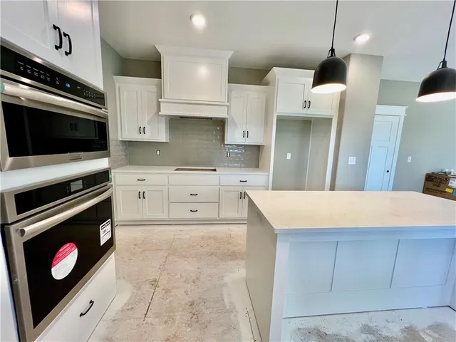 $559,900 | 2189 Heritage Court, Liberty, MO 64068