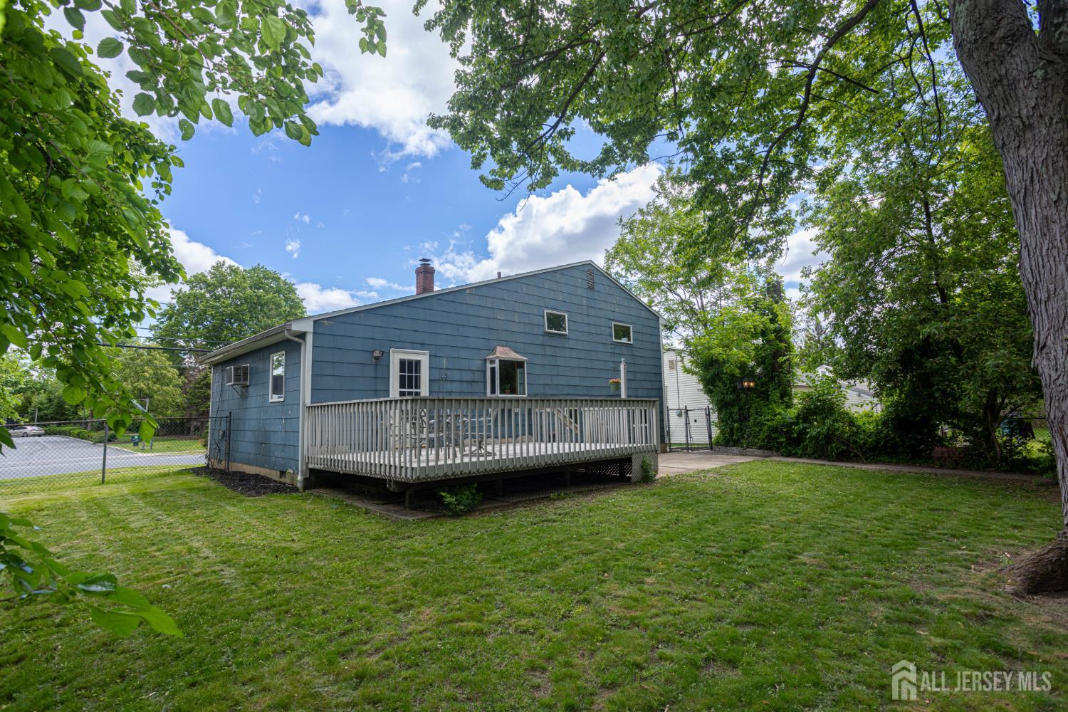 8 Stony Road Edison, NJ 08817 - Photo 6 of 45 Gallery Image 6