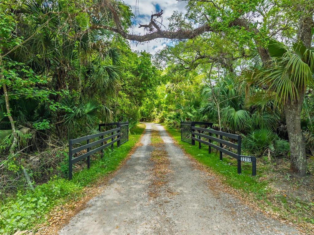 2200 Retreat Road Geneva, FL 32732 - Photo 2 of 59