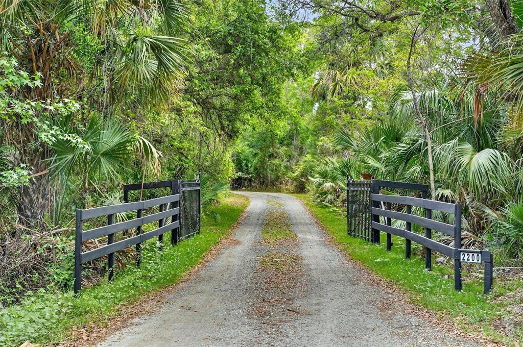 2200 Retreat Road Geneva, FL 32732 - Photo 3 of 59