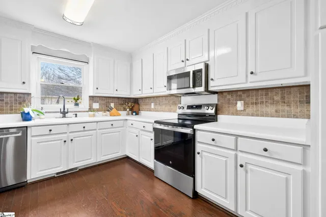 $325,000 | 100 Tearose Lane, Simpsonville, SC 29681