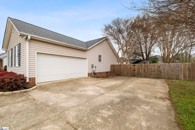 $325,000 | 100 Tearose Lane, Simpsonville, SC 29681