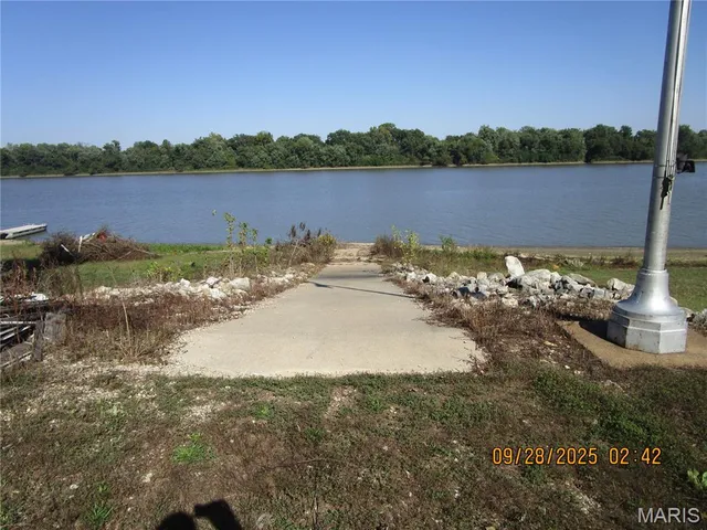 $107,000 | 754 Broadway, Kampsville, IL 62053