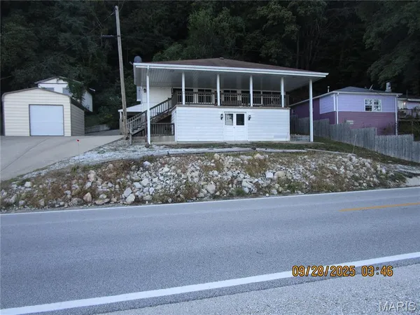 $106,500 | 754 Broadway, Kampsville, IL 62053