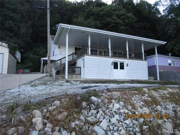 $106,500 | 754 Broadway, Kampsville, IL 62053