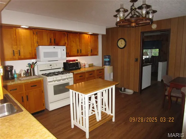 $107,000 | 754 Broadway, Kampsville, IL 62053