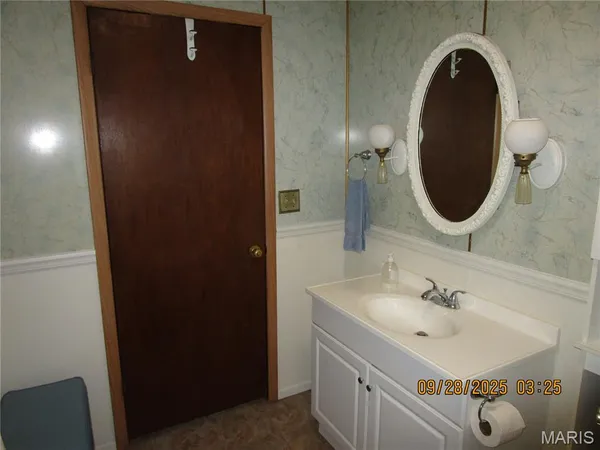 $106,500 | 754 Broadway, Kampsville, IL 62053