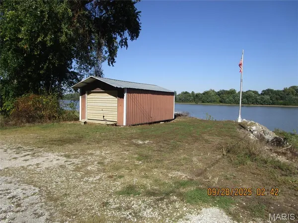 $106,500 | 754 Broadway, Kampsville, IL 62053