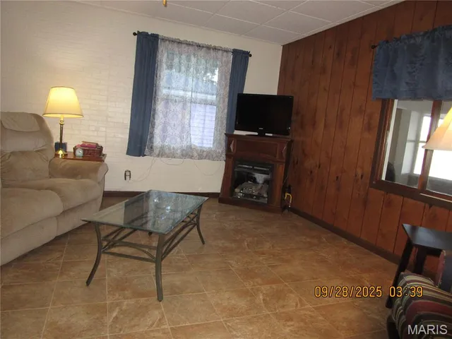 $107,000 | 754 Broadway, Kampsville, IL 62053