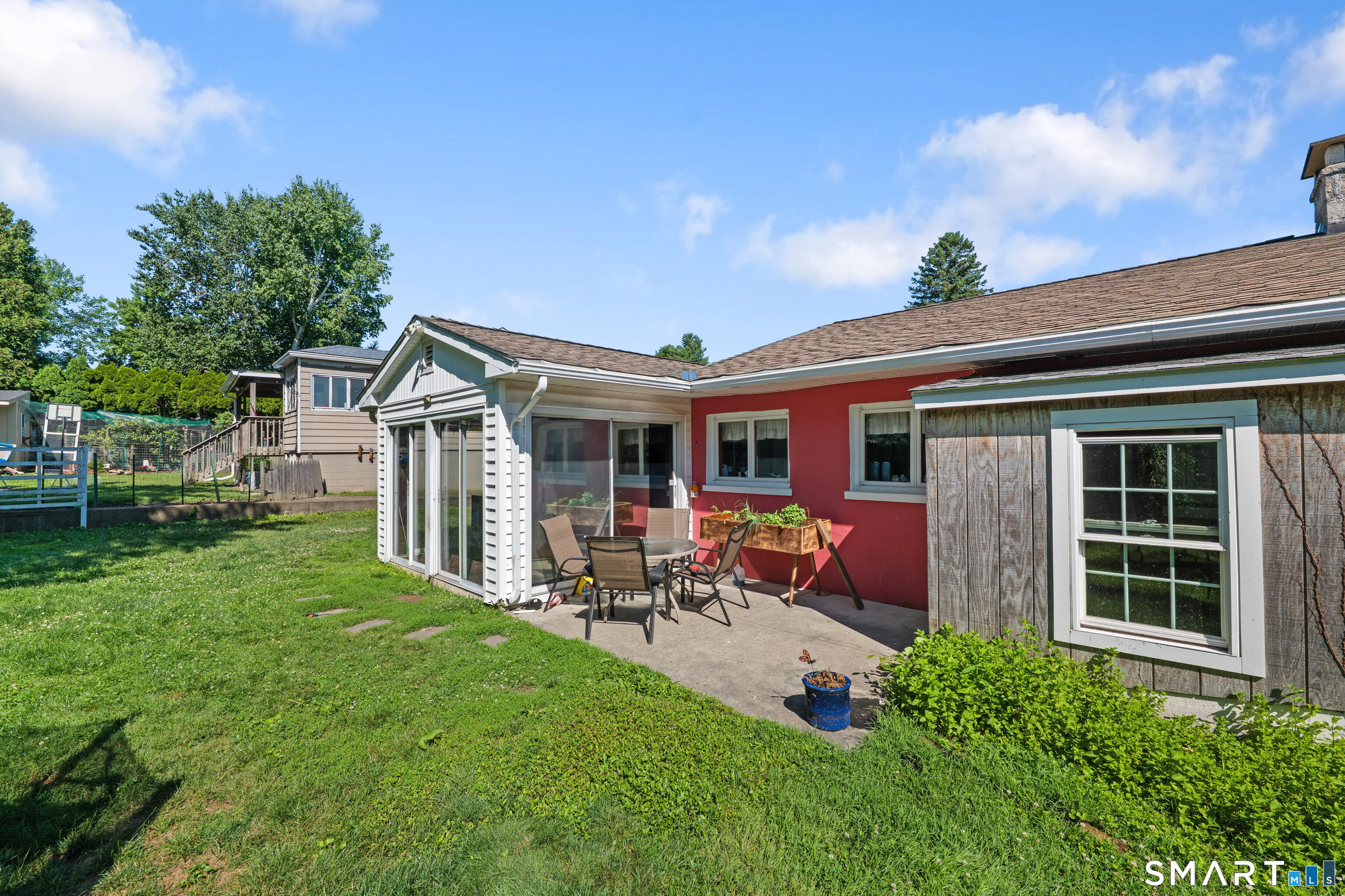 4 Francis Road Danbury, CT 06810 - Photo 4 of 36
