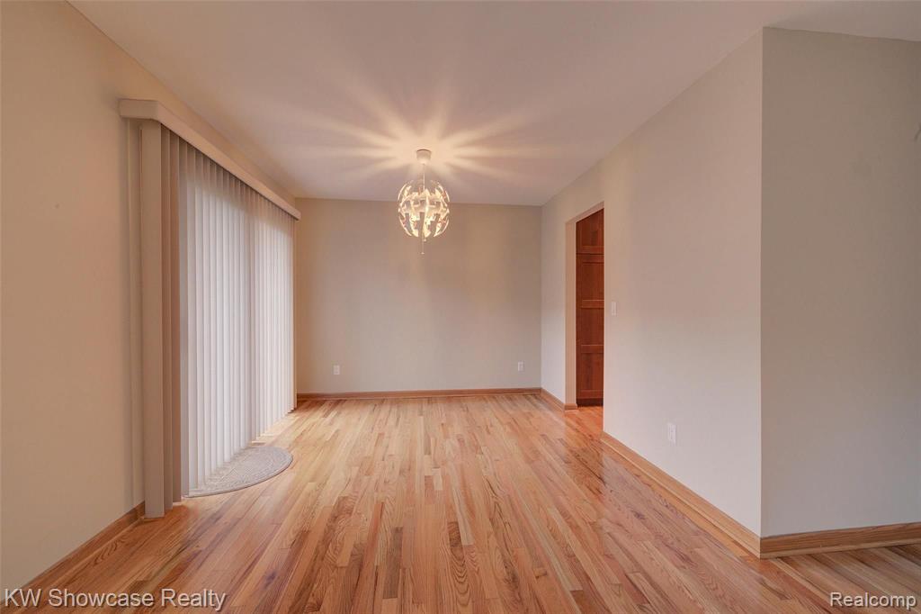 23163 Farmington Road Farmington, MI 48336 - Photo 15 of 44