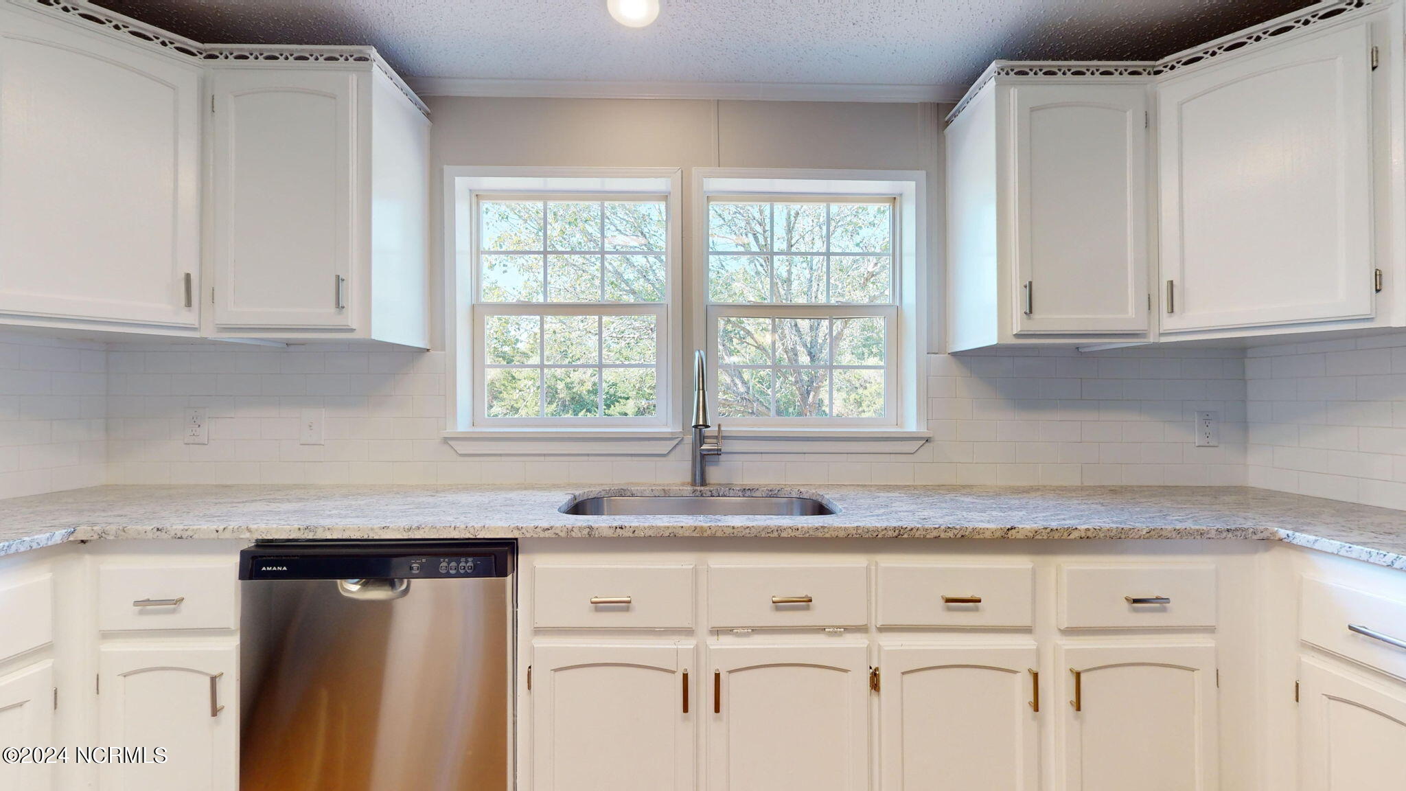690 Butler Ford Road Vanceboro, NC 28586 - Photo 9 of 48 31-web-or-mls-10.09.2024_12.46.30