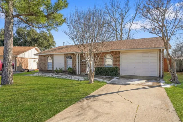 $1,950 | 1026 Elmwood Drive, Lewisville, TX 75067