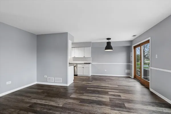 $291,000 | 9239 Hartwood Court, Orland Park, IL 60462