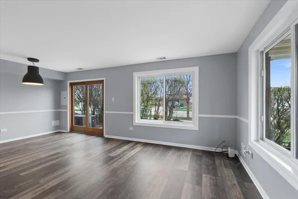 $291,000 | 9239 Hartwood Court, Orland Park, IL 60462