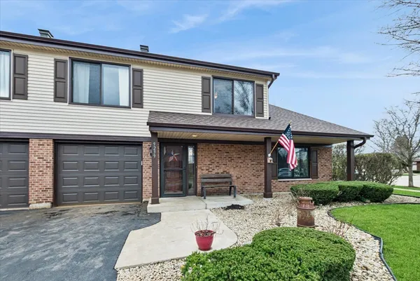 $291,000 | 9239 Hartwood Court, Orland Park, IL 60462