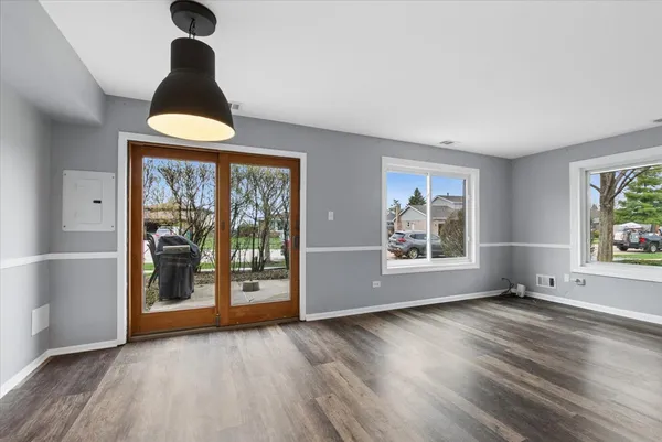 $291,000 | 9239 Hartwood Court, Orland Park, IL 60462