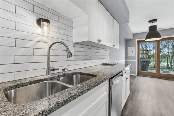 $291,000 | 9239 Hartwood Court, Orland Park, IL 60462