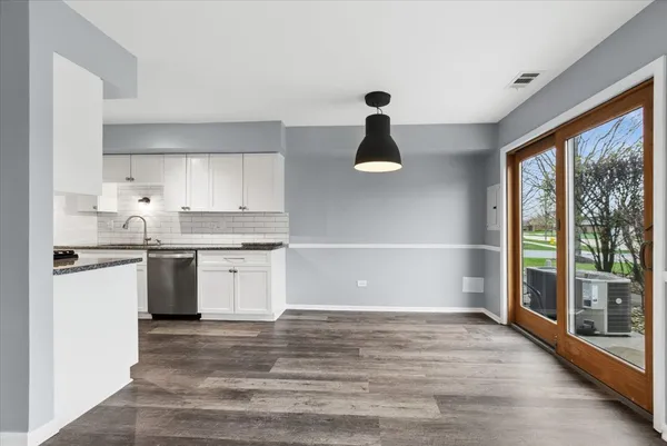$291,000 | 9239 Hartwood Court, Orland Park, IL 60462