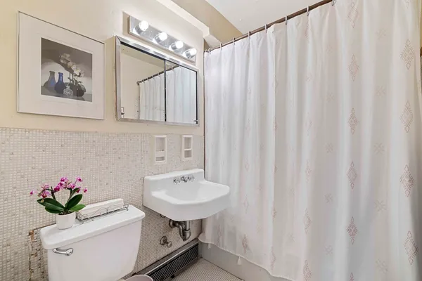 $525,000 | 1020 Grand Concourse, Unit 22N | Concourse Village