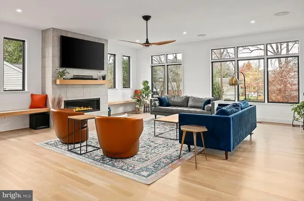 $2,300,000 | 3108 Juniper Lane, Falls Church, VA 22044