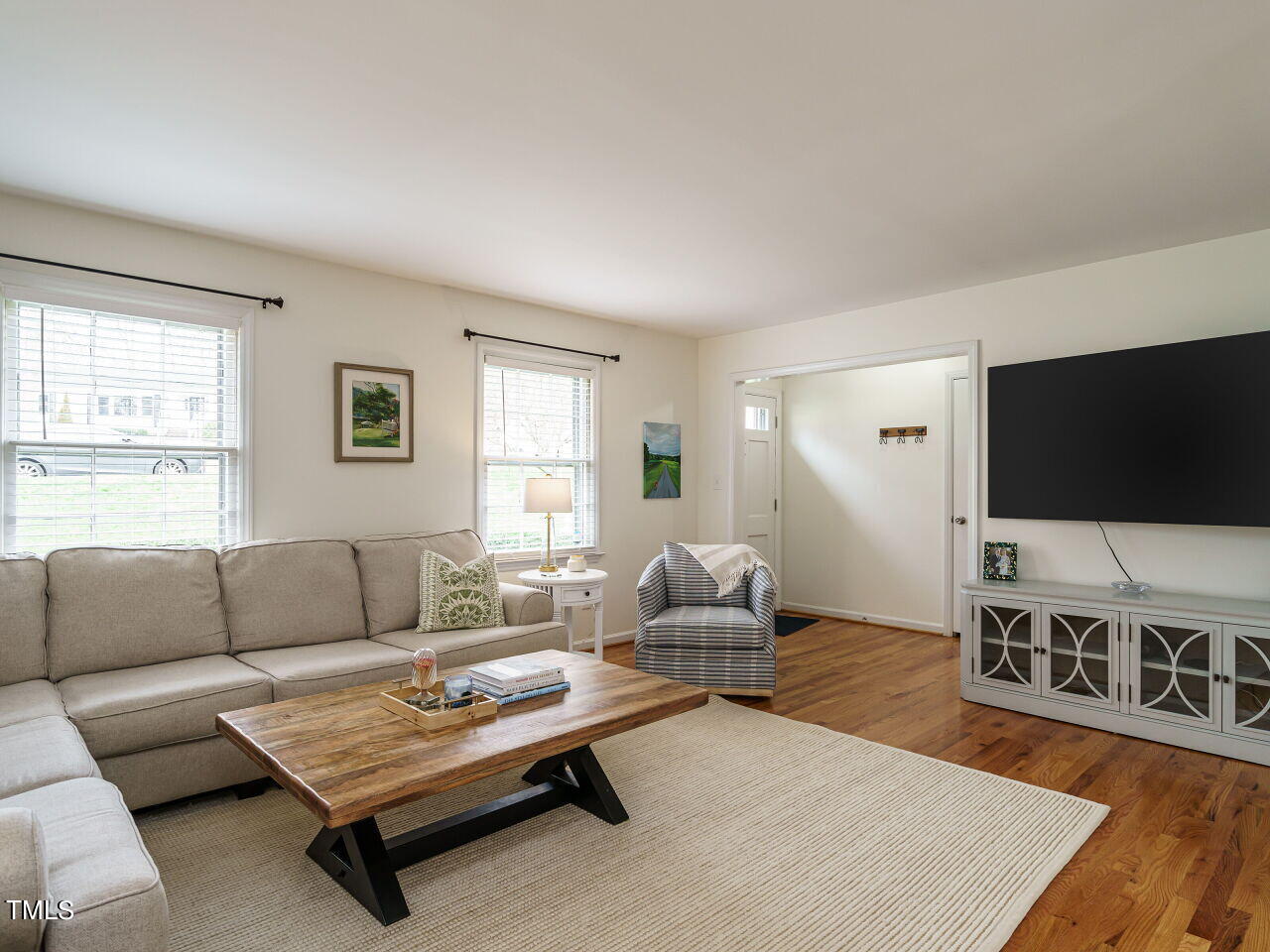 1116 Hardimont Road Raleigh, NC 27609 - Photo 4 of 20 006-1280x960-living-room