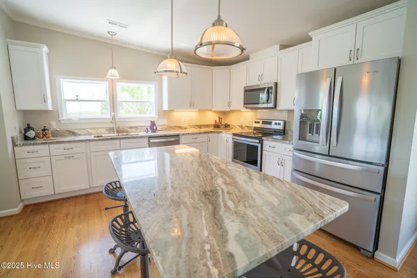 $899,000 | 101 Hamilton Lane, Hubert, NC 28539