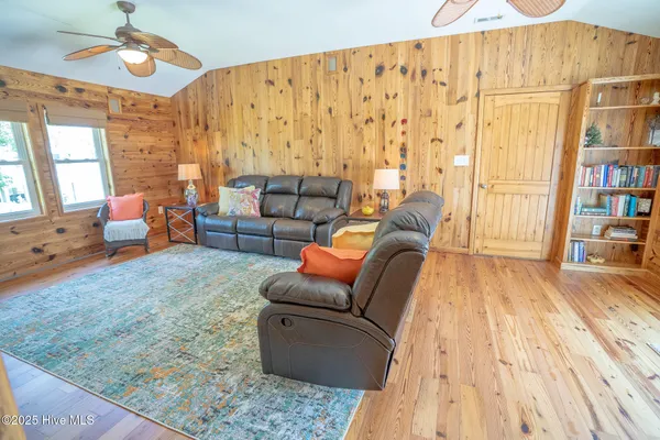 $899,000 | 101 Hamilton Lane, Hubert, NC 28539