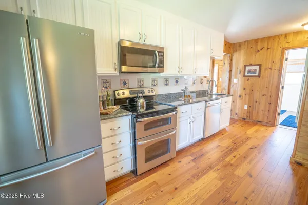 $899,000 | 101 Hamilton Lane, Hubert, NC 28539