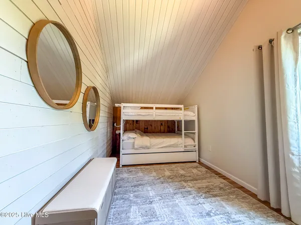 $899,000 | 101 Hamilton Lane, Hubert, NC 28539