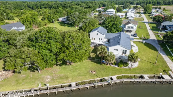 $899,000 | 101 Hamilton Lane, Hubert, NC 28539