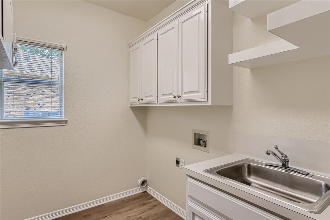 511 Susana Drive Georgetown, TX 78628 - Photo 24 of 31 Dedicated laundry room
