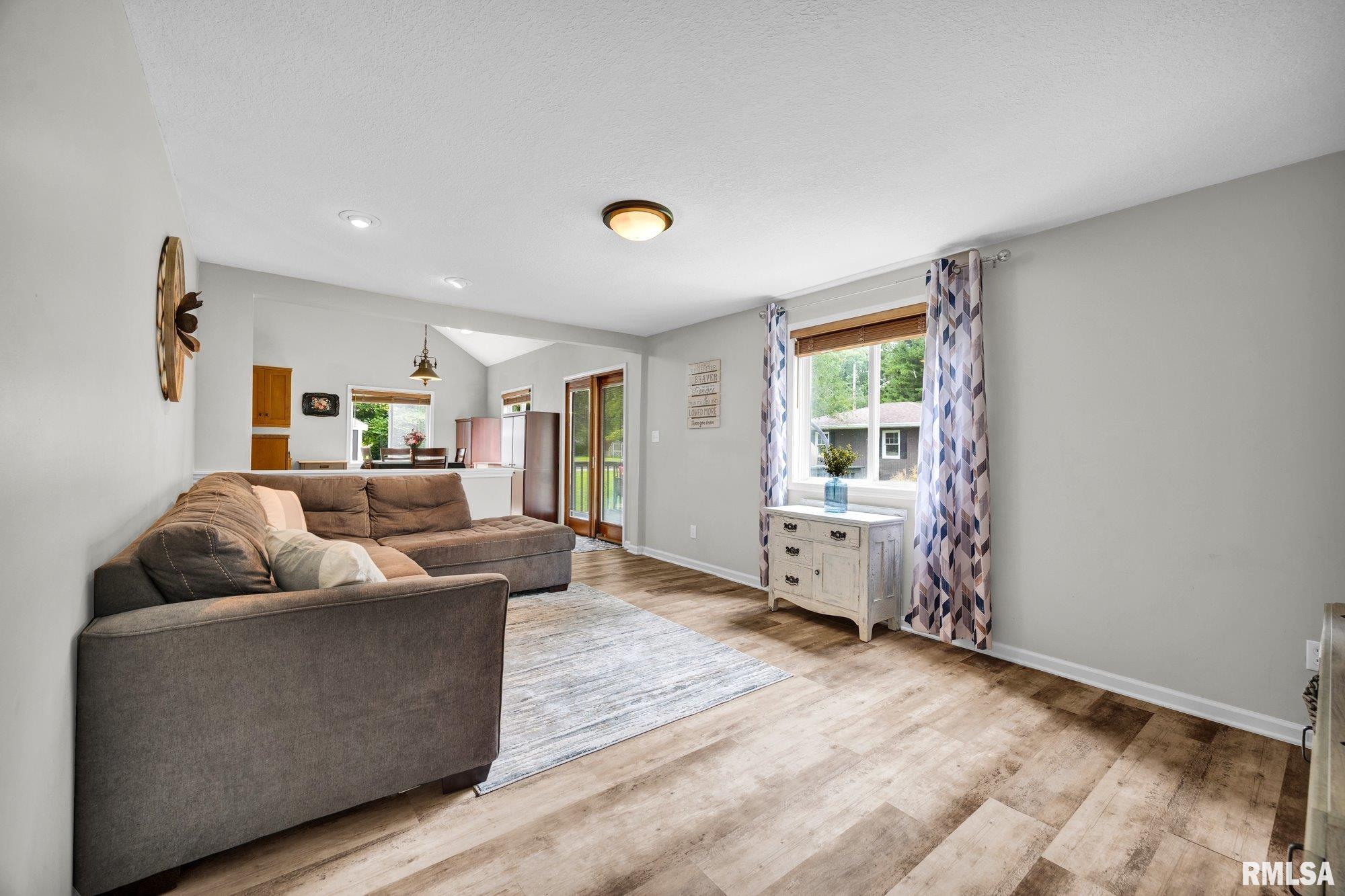 8739 North Picture Ridge Road Peoria, IL 61615 - Photo 17 of 54 Gallery Image 17