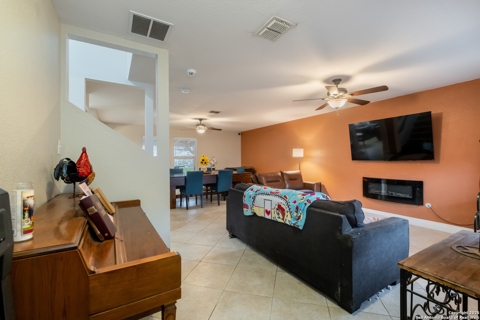 141 Briar Street Cibolo, TX 78108 - Photo 4 of 38