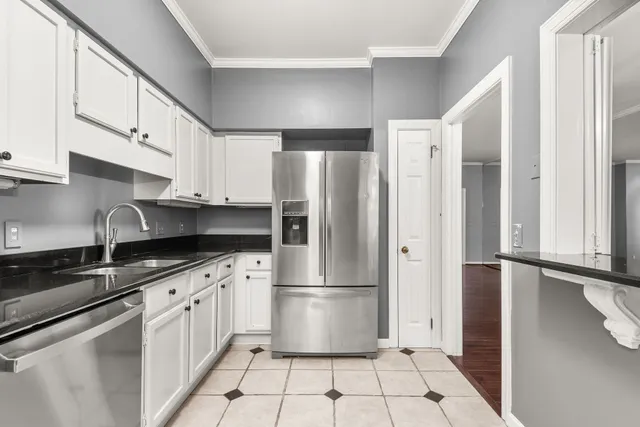 $2,450 | 201 Westchase Drive, Nashville, TN 37205