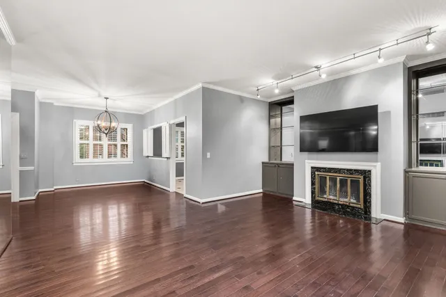 $2,450 | 201 Westchase Drive, Nashville, TN 37205