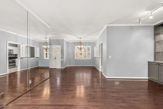 $2,450 | 201 Westchase Drive, Nashville, TN 37205