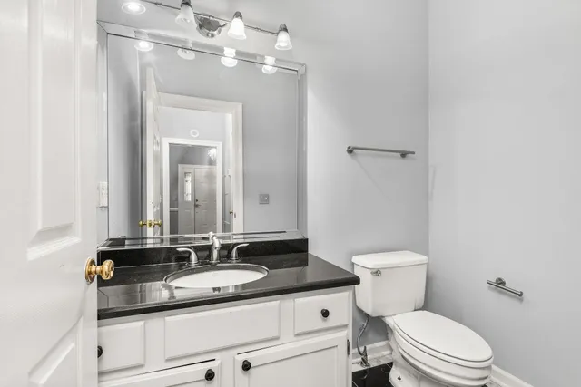 $2,450 | 201 Westchase Drive, Nashville, TN 37205