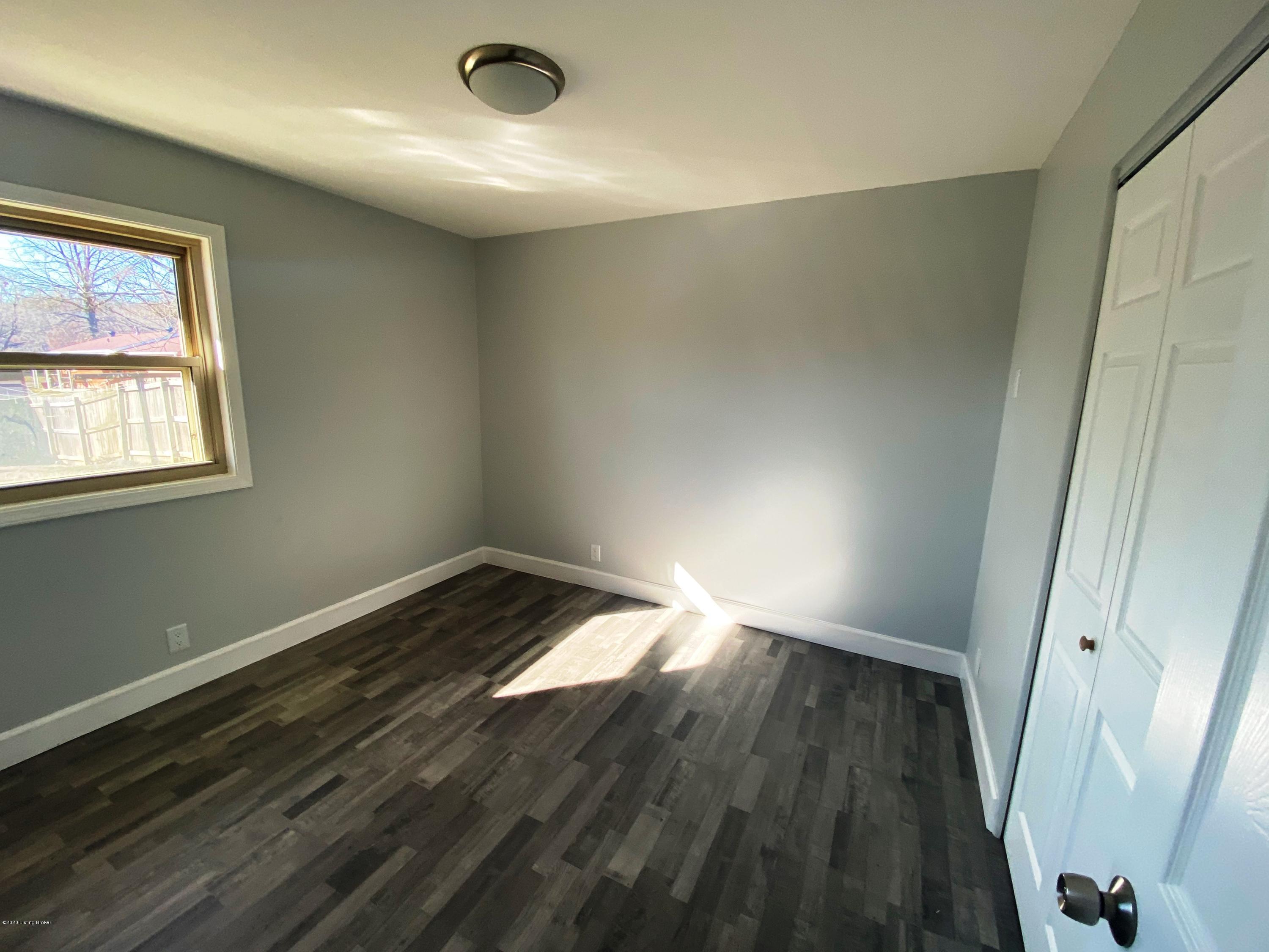 304 Mac Brae Road Louisville, KY 40214 - Photo 13 of 24 IMG_2370