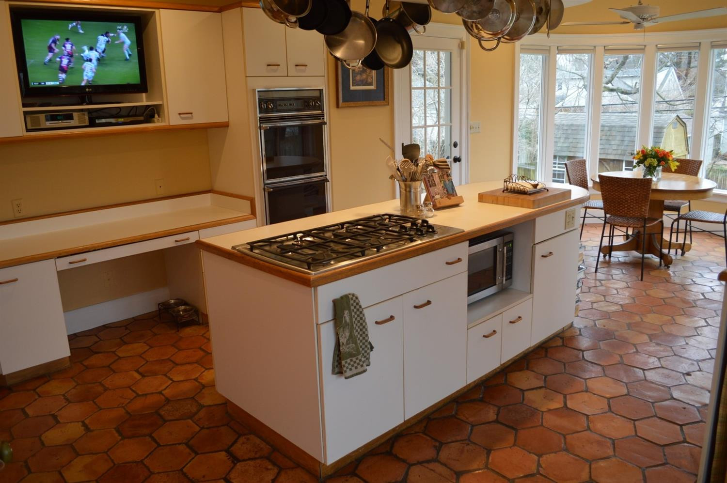 1398 Cochran Road Lexington, KY 40502 - Photo 15 of 44 Photo 15