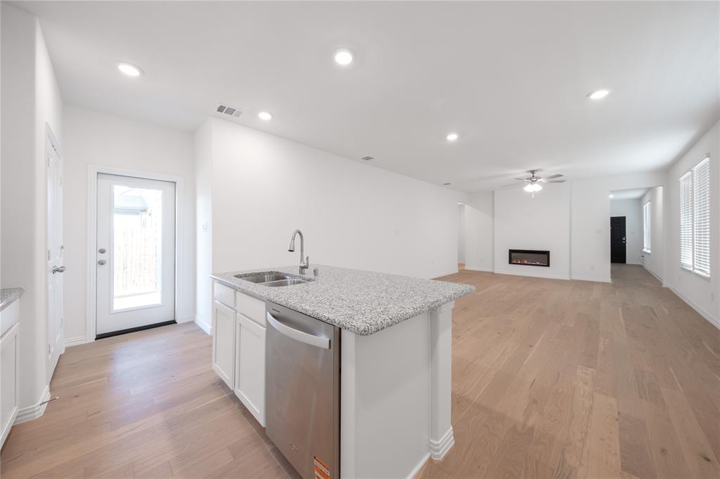 2619 Hawkins Street Anna, TX 75409 - Photo 5 of 36 Kitchen